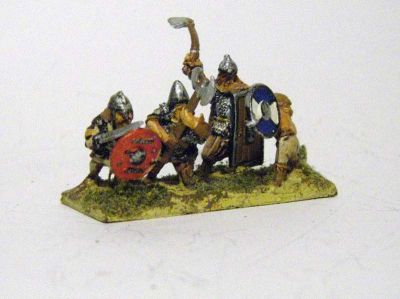 Viking Infantry
The tall chap is from Irregular Miniatures, the rest are Two Dragons
Keywords: viking scotsisles