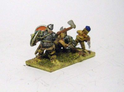 Viking Infantry
The tall chap is from Irregular Miniatures, the rest are Two Dragons
Keywords: viking scotsisles