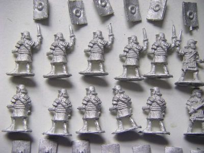 Early Imperial Roman Legionaries in segmented armour
EIR Legionaries from [url=http://www.rebelminis.com/]Rebel Miniatures[/url] This is a pack of 20 infantry - separate shields
Keywords: EIR