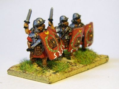 Early Imperial Roman Legionaries in segmented armour
EIR Legionaries from [url=http://www.rebelminis.com/]Rebel Miniatures[/url]
Keywords: EIR