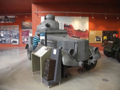 Crossley Armoured Car 
In 1923 Crossley supplied a number of chassis to Vickers at Crayford to be fitted with armoured car superstructure. Completed vehicles were sold to India (approx 100), Britain, South Africa, Canada, Argentina (six supplied in 1927) and Japan (12 supplied in 1925).
