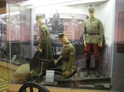 Uniform of the Jan Zizka Cavalry Regiment, 1919
Photos from the [url=http://www.vhu.cz/cs/stranka/armadni-muzeum/]Prague Military Museum[/url] ikov, showcasing history of the Czech and Czechoslovak Military
