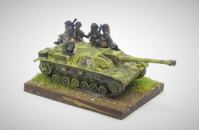 Pendraken StuG with long barrel, 
Arrowhead German tank riders added. StuG originally had short "infantry support" barrel but I lost it when stripping it down for a repaint!
