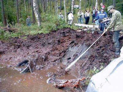 T34/76A recovered from an Estonian lake
T34/76A in German markings recovered (alledgedly in working order) from an Estonnian lake. Follow [url=http://www.englishrussia.com/?p=299]this link[/url] for the full story 
Keywords:  Russian German